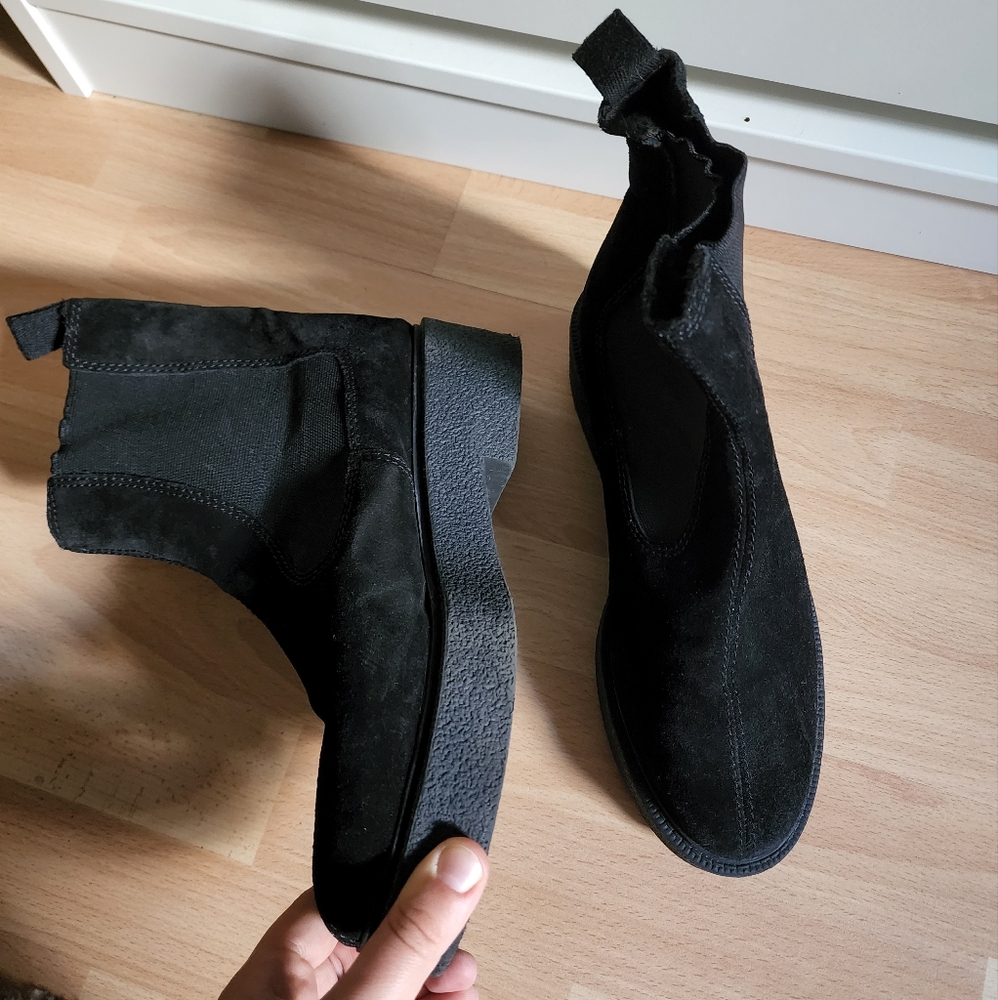 Fall boots - Picture 2 of 4
